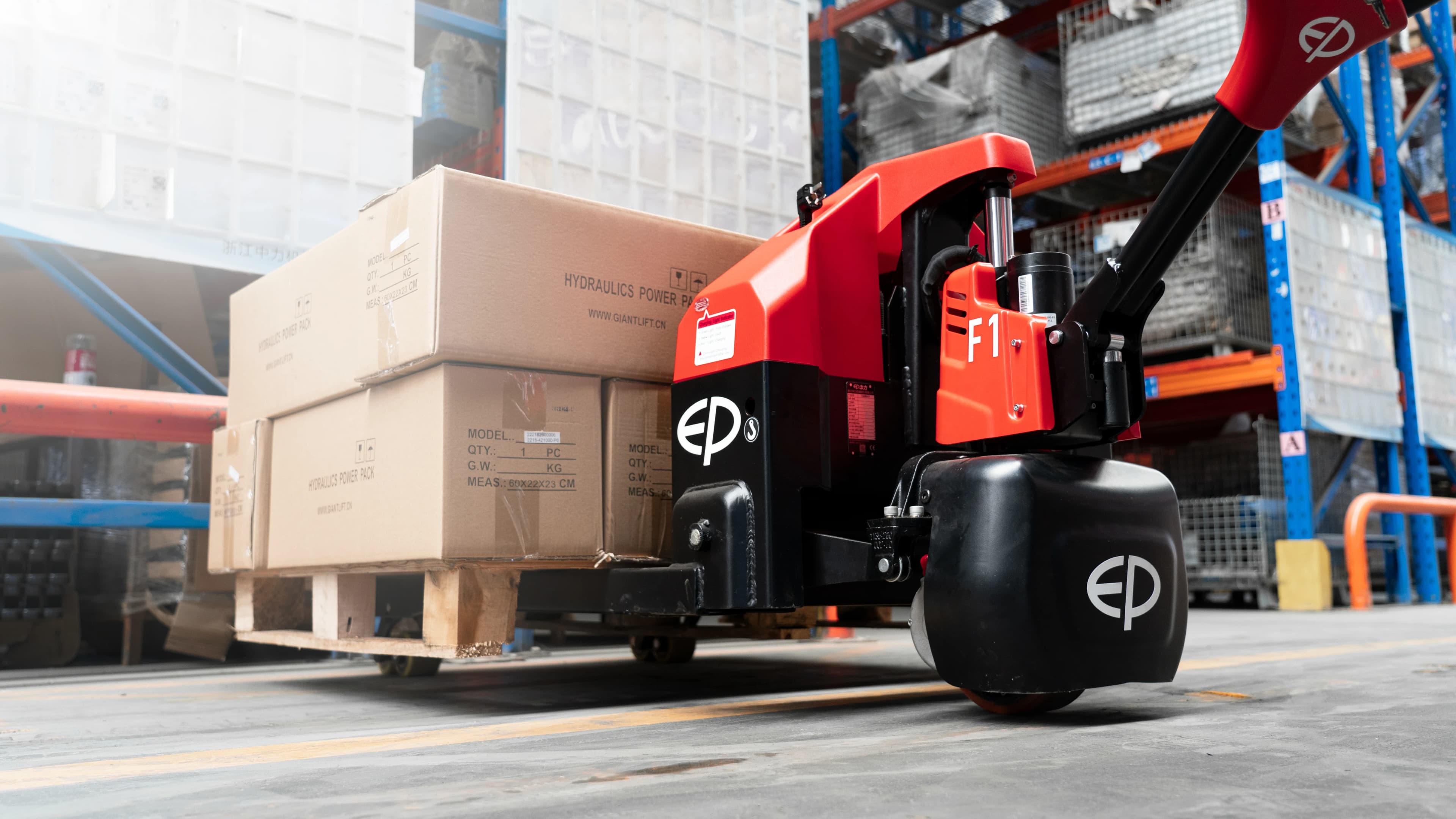 F1 Elektrikli Transpalet 1.5T - Küçük 3