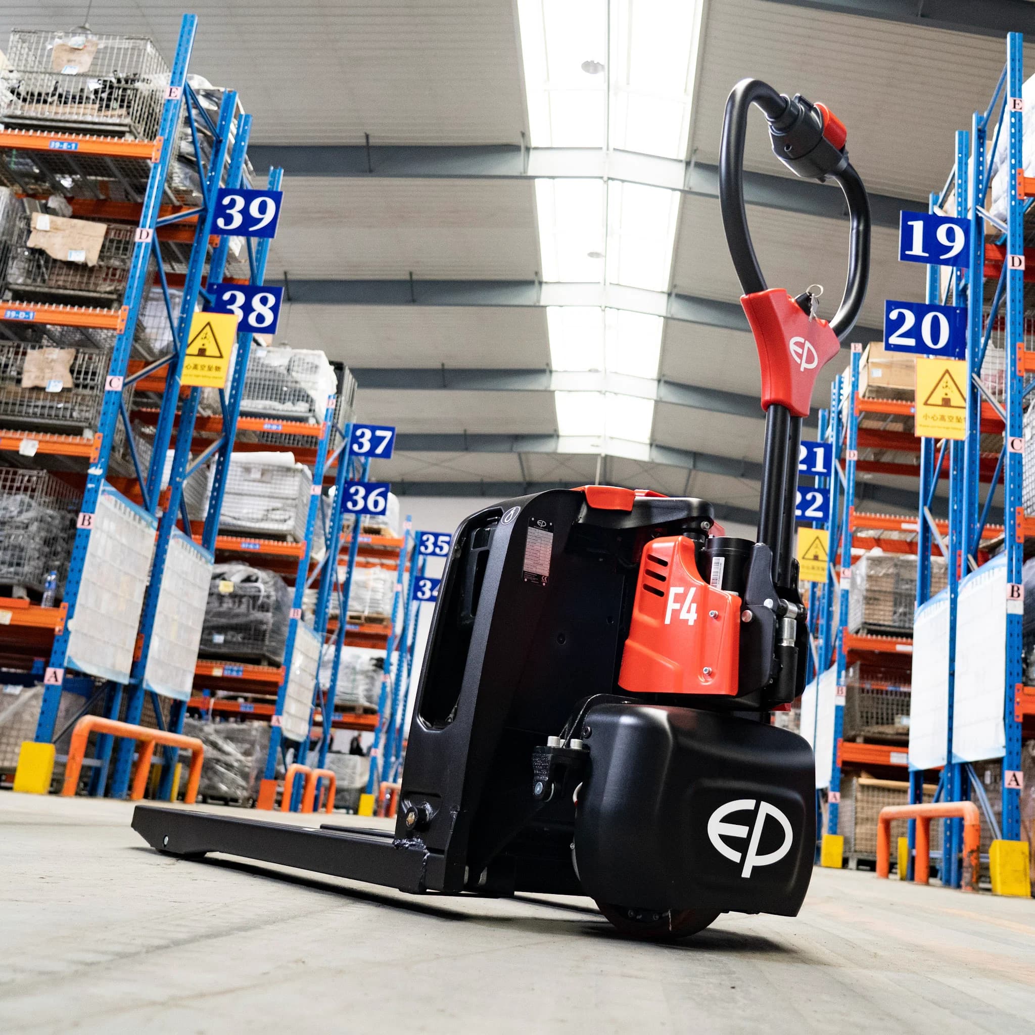 F4 Elektrikli Transpalet 1.5T - Küçük 3