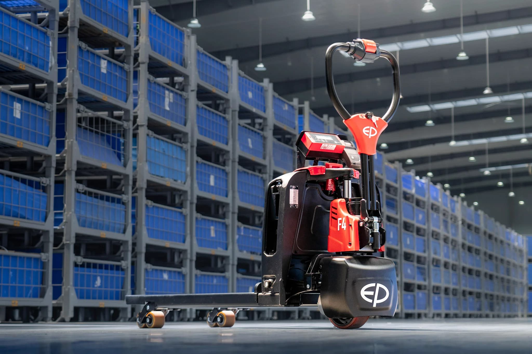 F4 Tartılı Elektrikli Transpalet 1.5T - Küçük 2