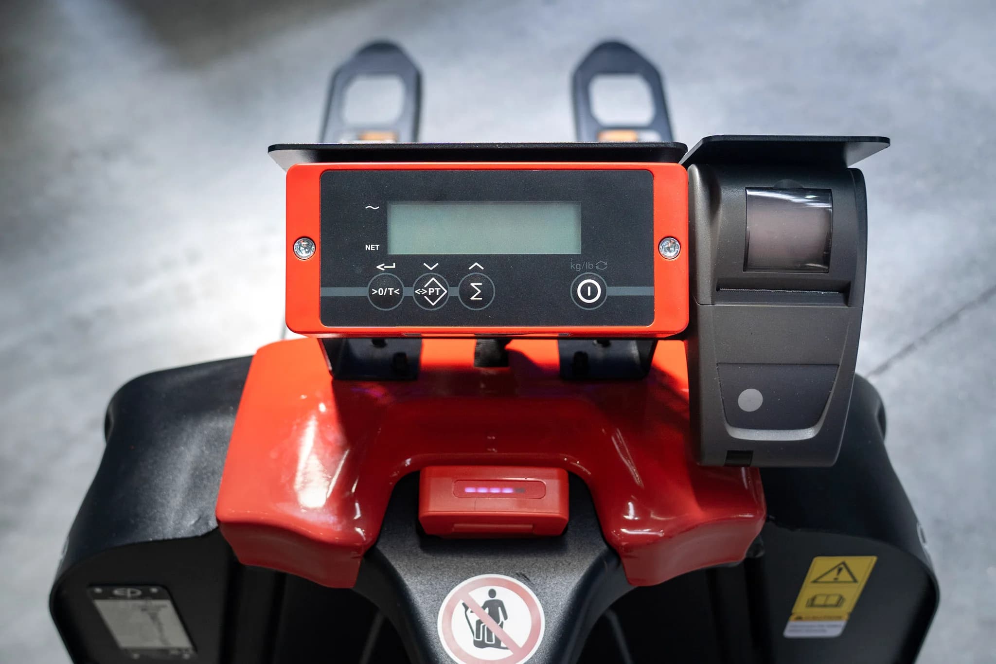 F4 Tartılı Elektrikli Transpalet 1.5T - Küçük 3