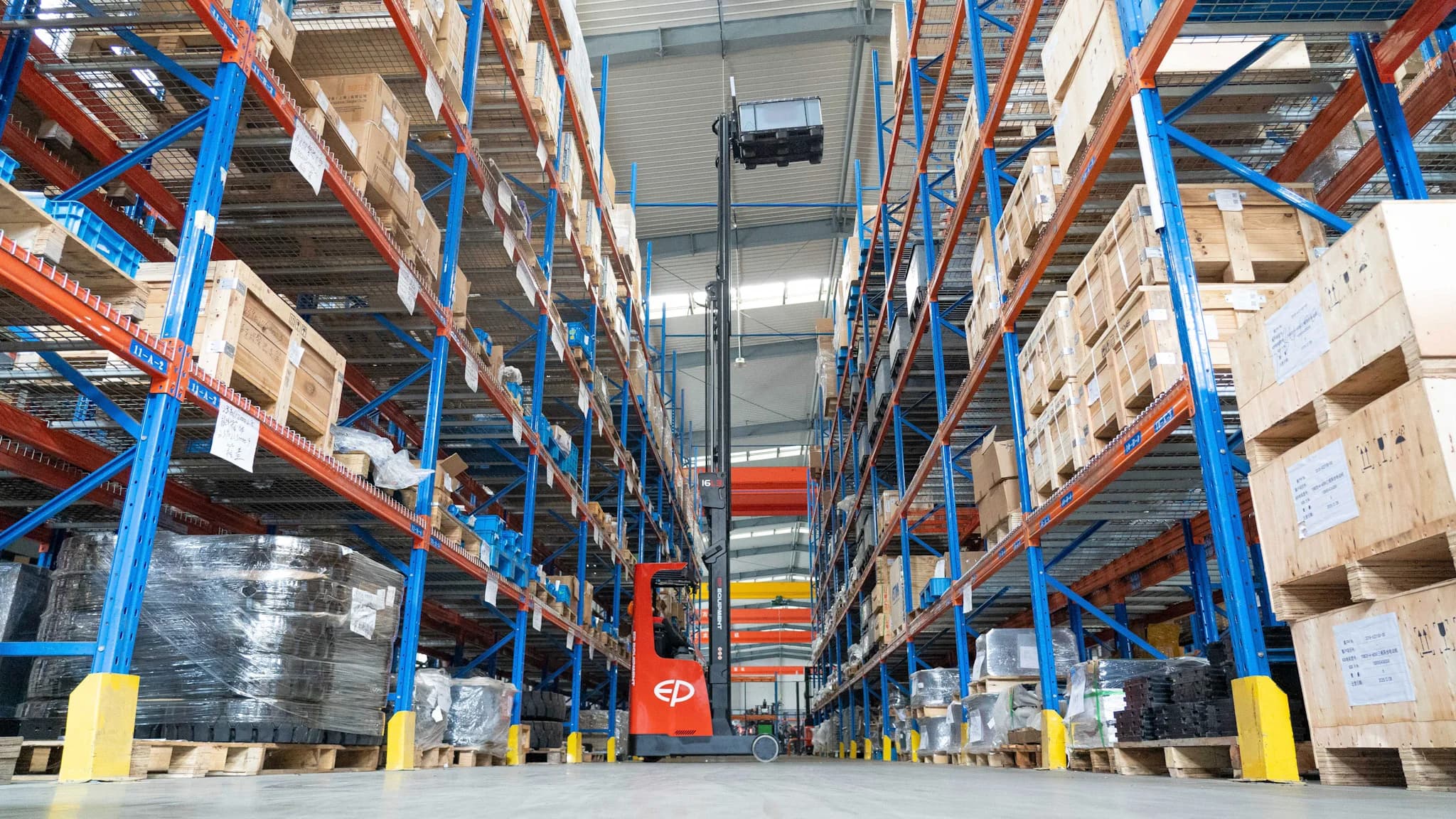 CQD14 PRO Li-Ion Reach Truck 1.4T - Küçük 2