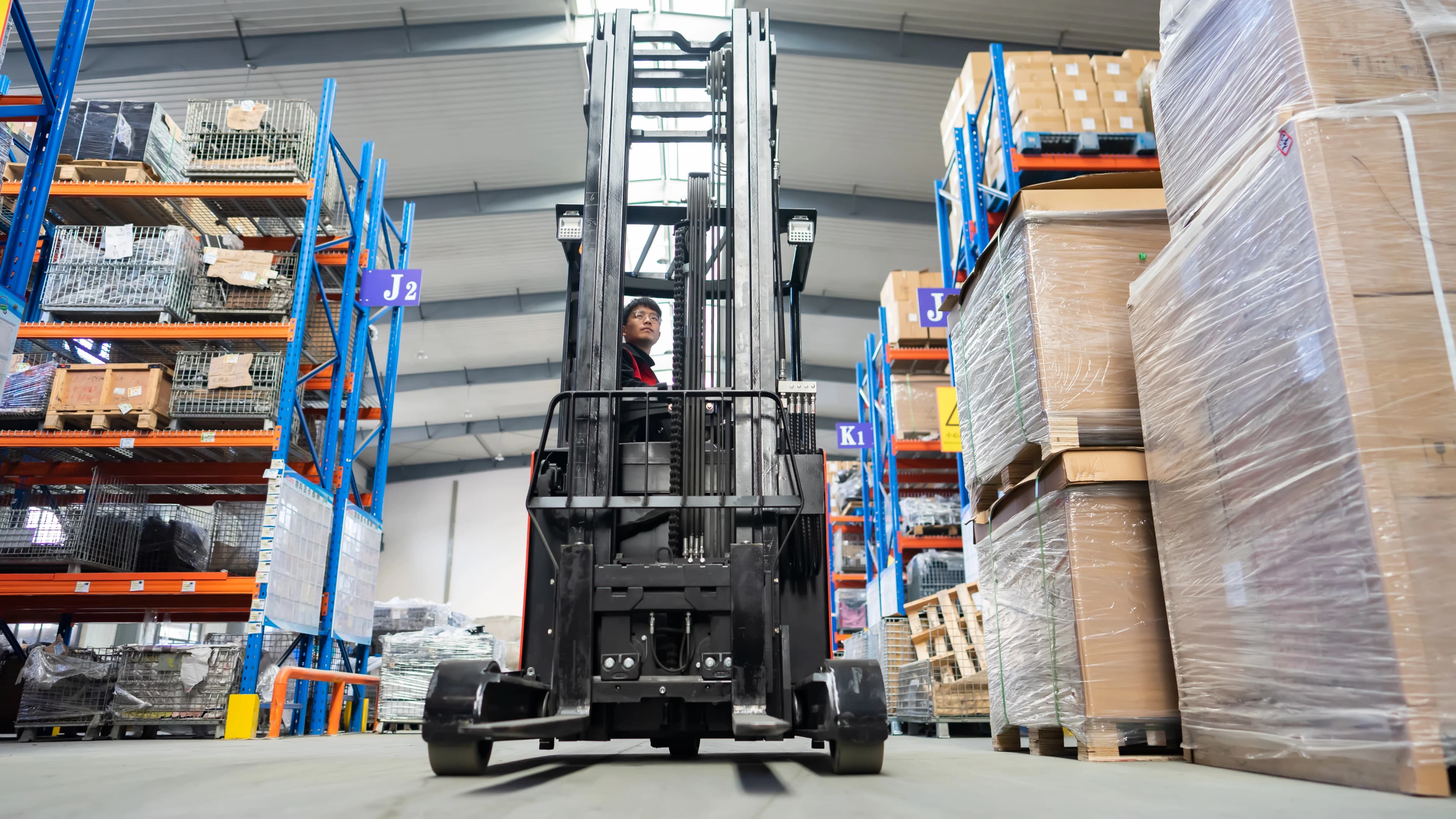 CQD16L Li-Ion Reach Truck 1.6T - Görsel 1