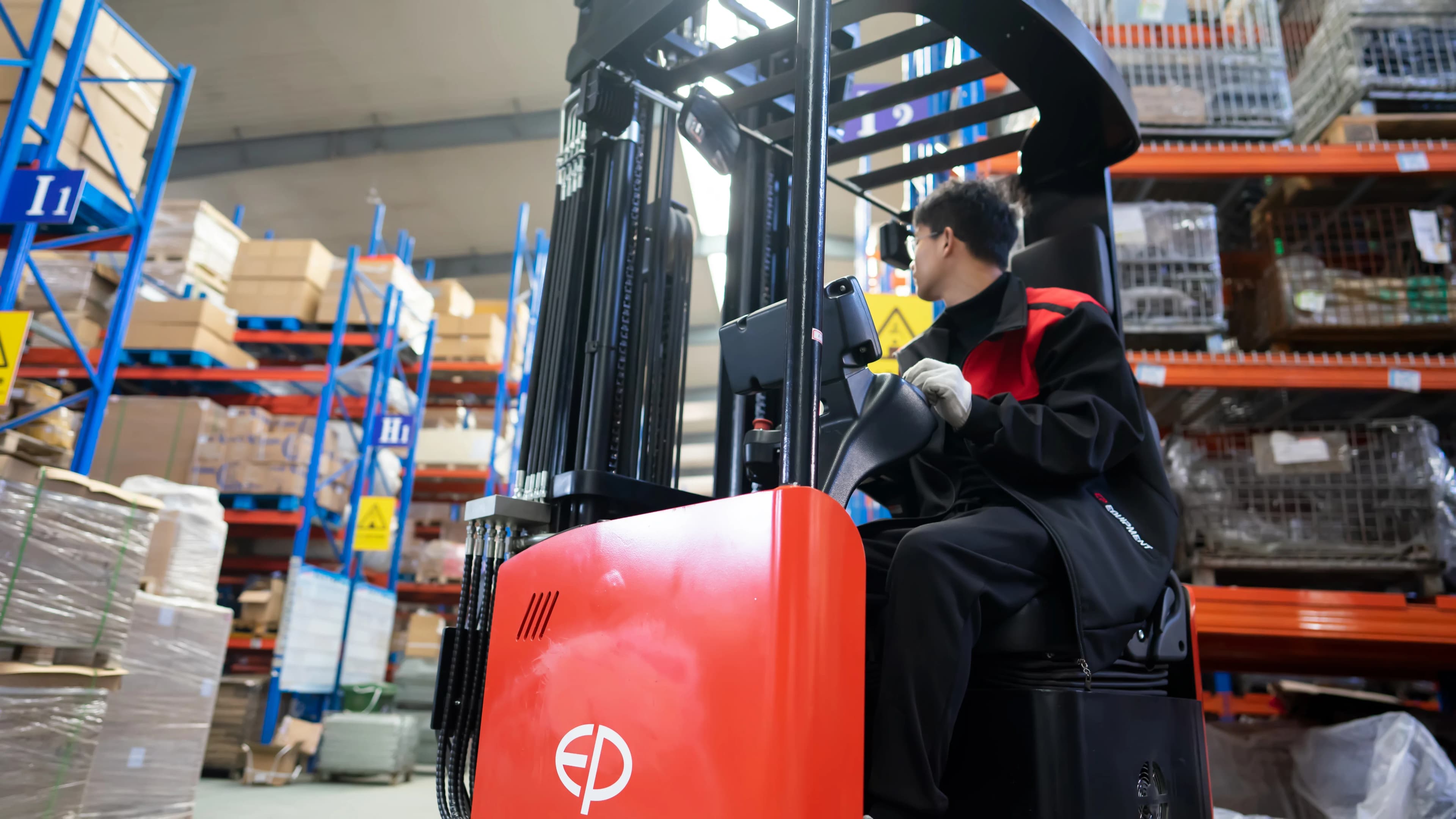 CQD16L Li-Ion Reach Truck 1.6T - Küçük 3