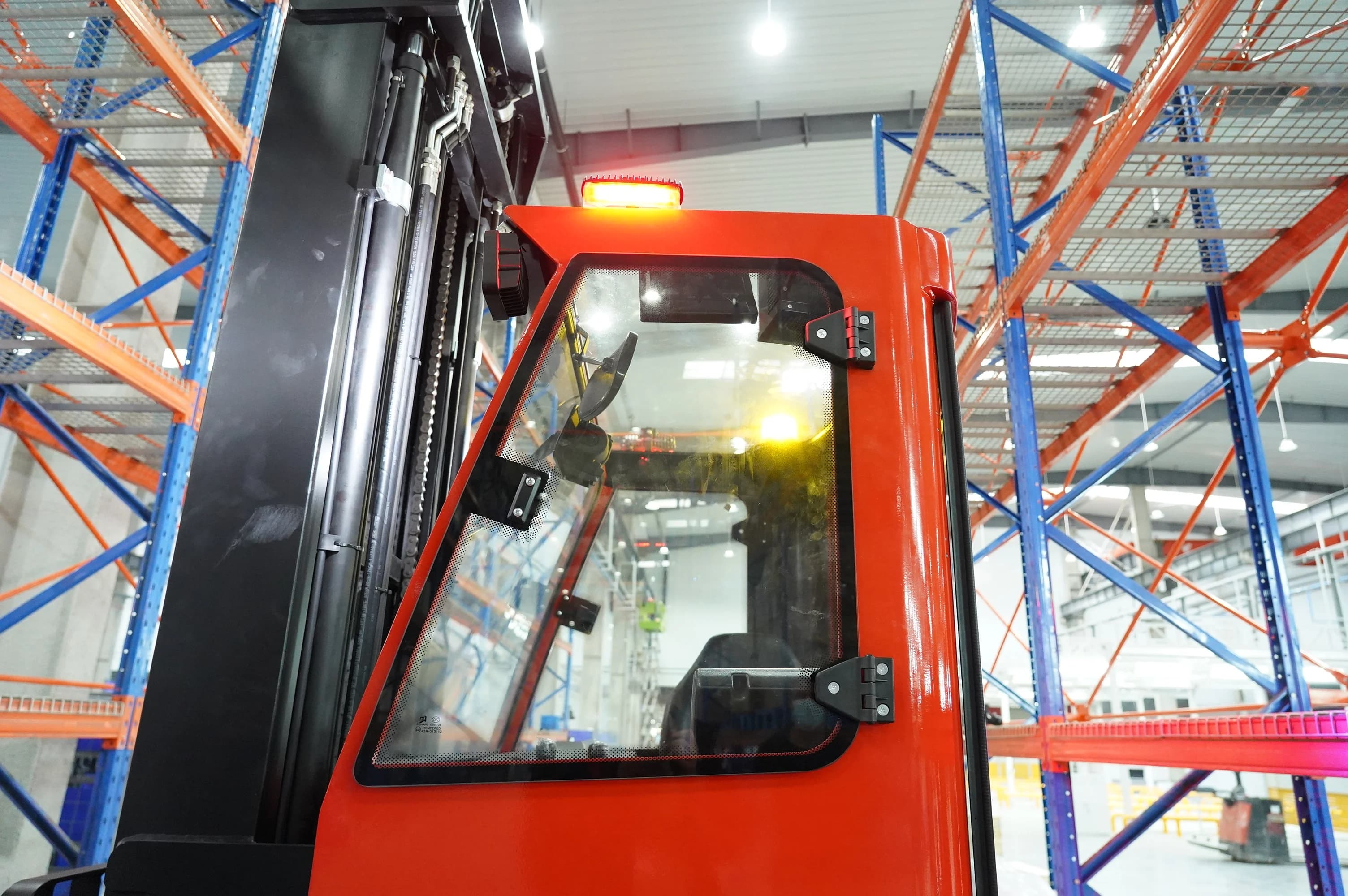 CQD20L Li-Ion Reach Truck 2.0T - Görsel 1
