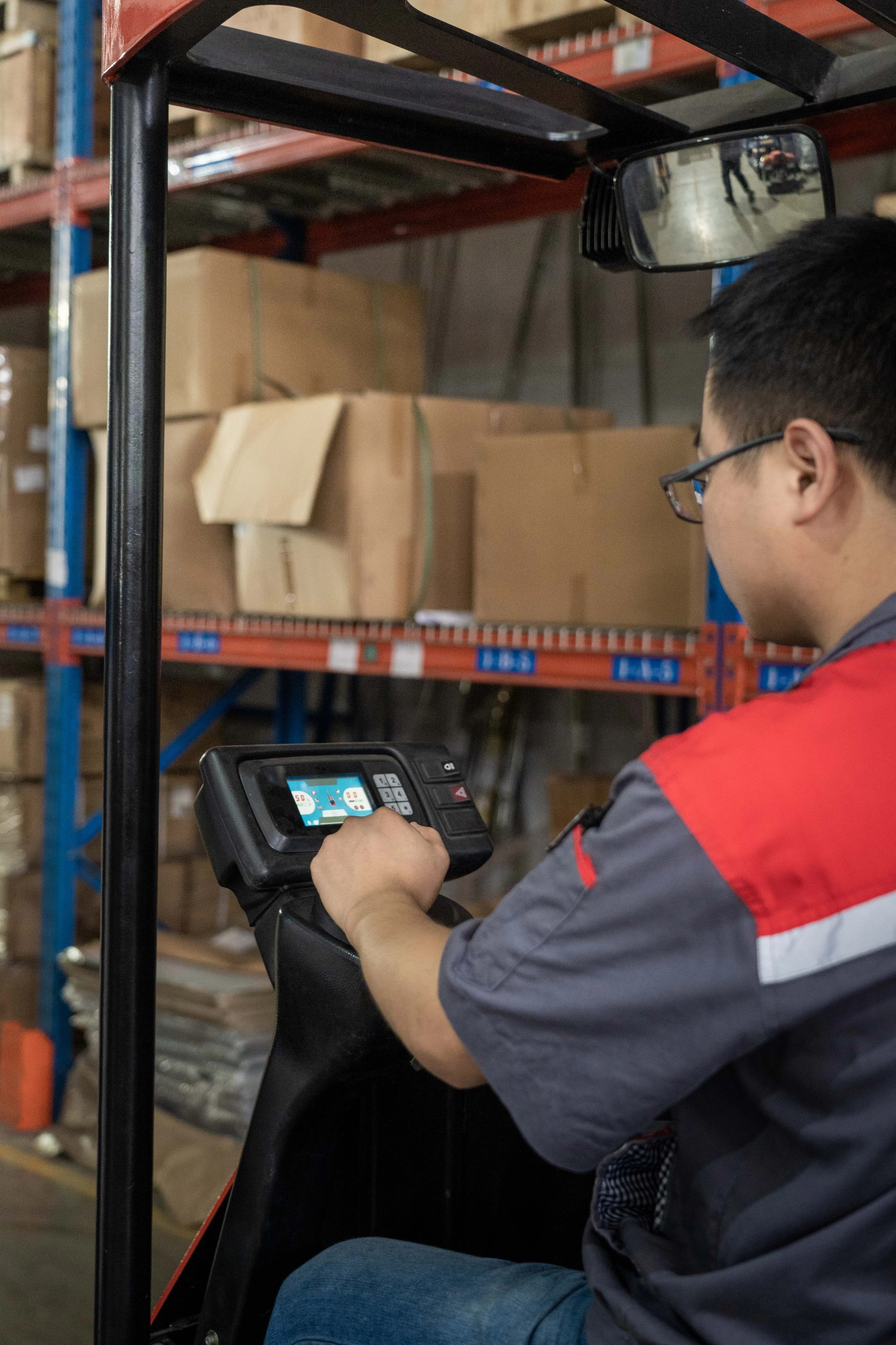 CQD25RVF Reach Truck 2.5T - Küçük 3