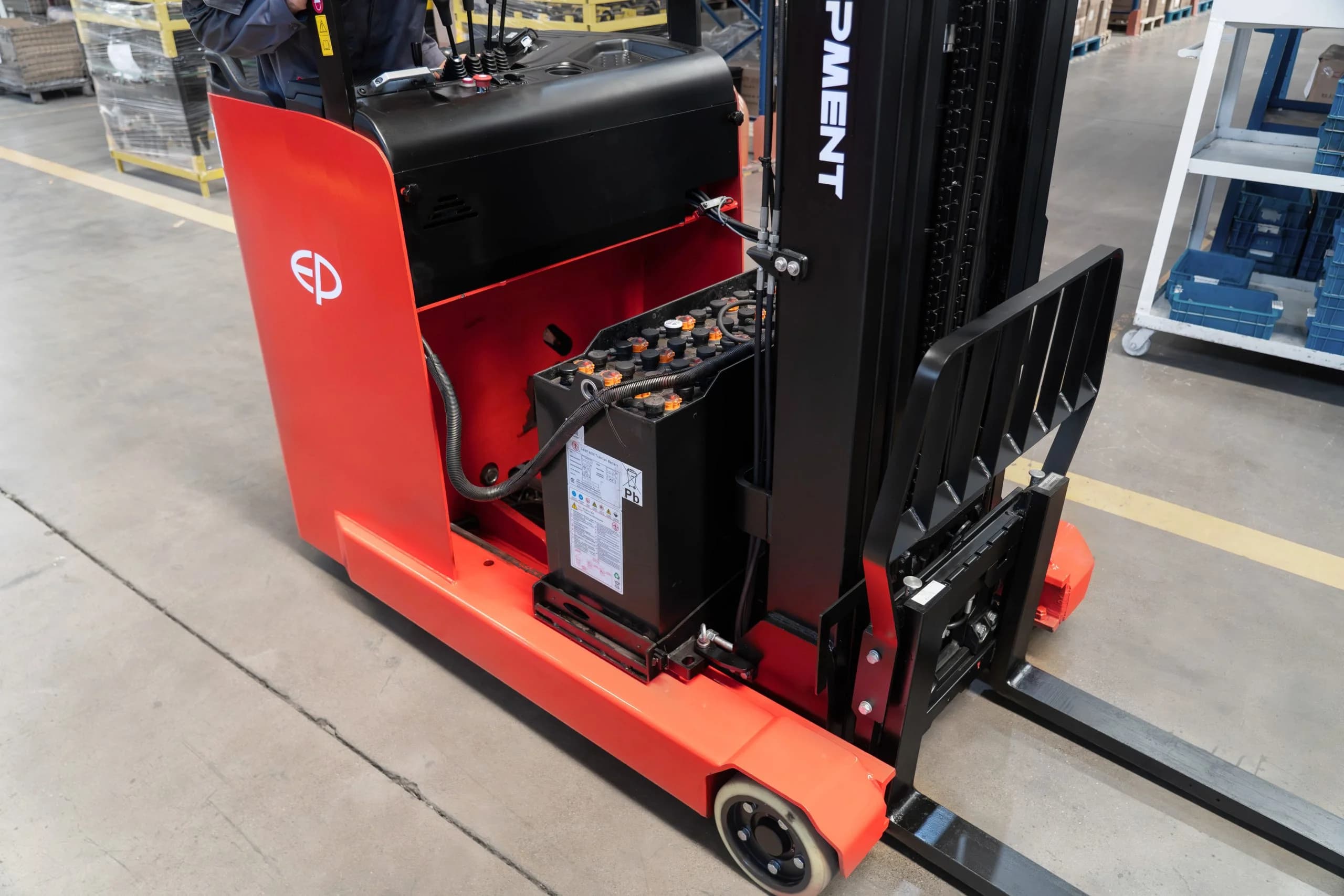 CQD18S2 Ayakta Kullanımlı Reach Truck 1.8T - Küçük 2